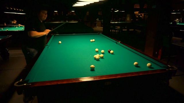 Кикс при ударе и эмоции игрока после ошибки в партии по свободной пирамиде, русский бильярд смотреть онлайн