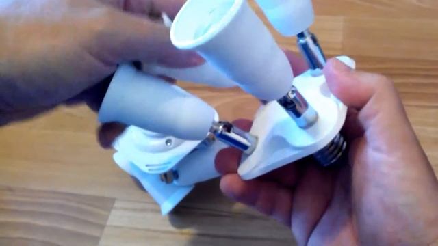 Как вкрутить 4 лампочки в один патрон? Адаптер Е27-4Е27для LED ламп (Adapter E27-4E27 for LED) смотреть онлайн