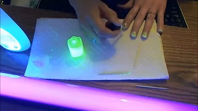 Светящийся лак для ногтей смотреть онлайн