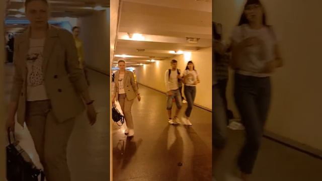 Музыка в переходе станции Купчино СПб смотреть онлайн