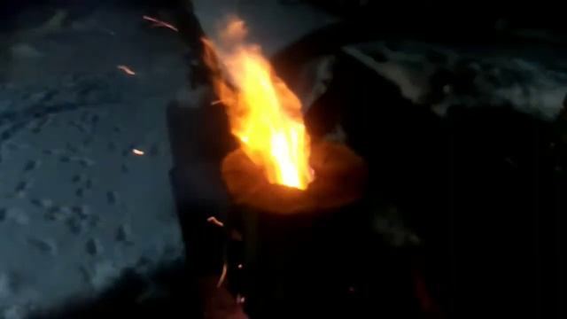 Жарим рыбу и икру в финской свечи. смотреть онлайн