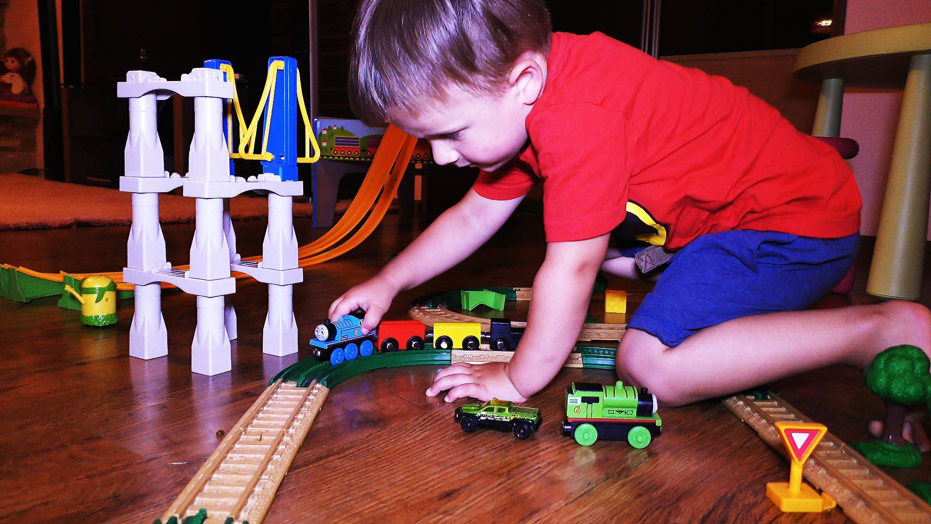 ★ Томас и Его Друзья Игровой Стол Паровозик и Железная Дорога Thomas and Friends Train gaming table смотреть онлайн