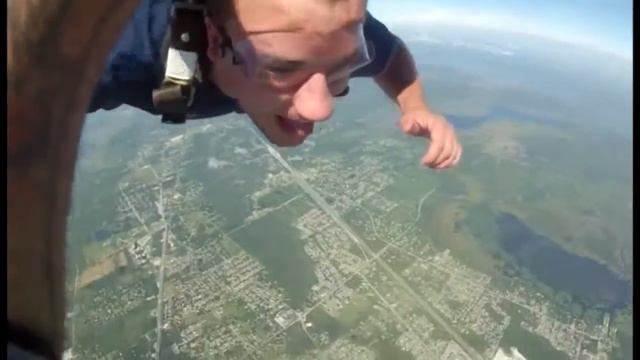 John M. Glover Agents Skydive! смотреть онлайн