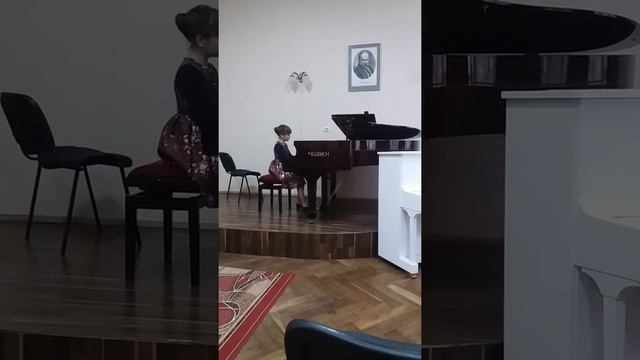 Й.Б.Бах "Фантазія", етюд, Е.Гріг "Вальс" смотреть онлайн