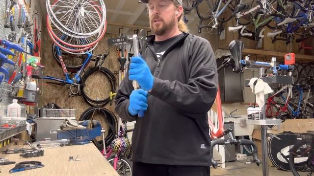 Install Bicycle Pedals смотреть онлайн
