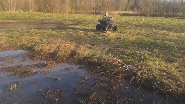 сыночекДимон по лужам на квадроцикле 150 кубиков. смотреть онлайн