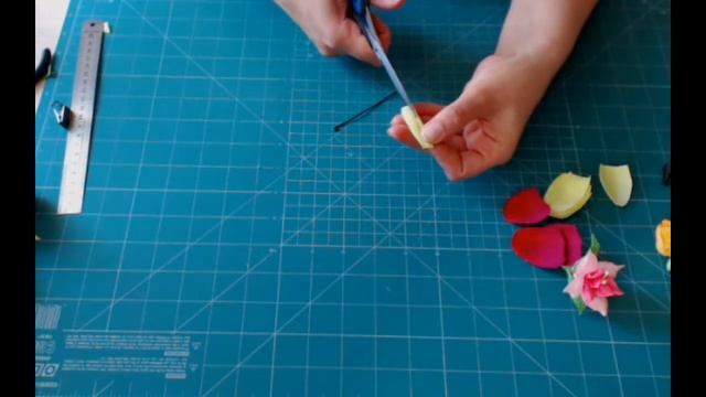 Мастер класс. Мелкоцвет из гофрированной бумаги. Превращаем отходы в доходы. смотреть онлайн