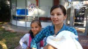 Ирочка Инфо и братик Андрюша сдают кровь из пальца