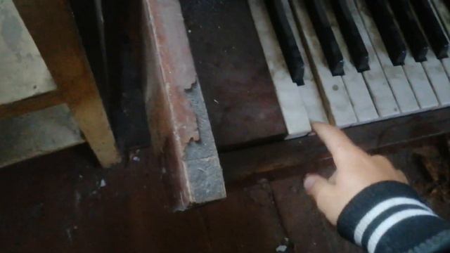 нашёл (почти) рабочее фортепиано ! смотреть онлайн
