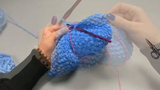 Вязаное сердечко крючком. Игрушка и подушка 2в1