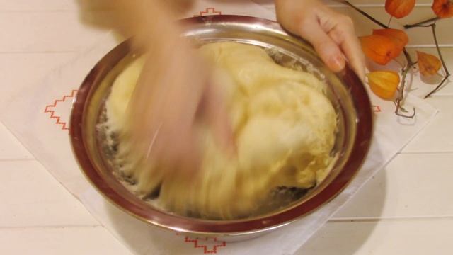 Пироги с клюквой и грецким орехом