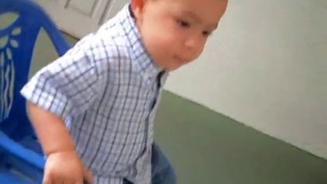 Lucas e sua cadeirinha azul смотреть онлайн