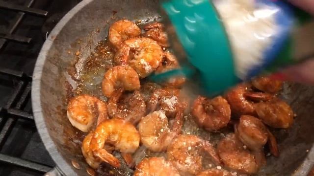КРЕВЕТКИ в ЧЕСНОЧНО-СОЕВОМ соусе.SHRIMP in GARLIC SOY sauce смотреть онлайн