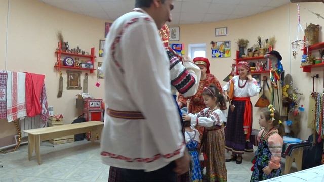 Народная игра "Мыши водят хоровод" смотреть онлайн