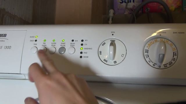 Zanussi ZWC1300 compact Washing Machine : all programs and options смотреть онлайн