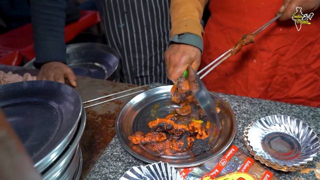 Kashmiri Mama Ji Selling Cheapest Chicken Tikka & Mutton Tikka Rs. 70/- Only l Kashmir Street Food смотреть онлайн