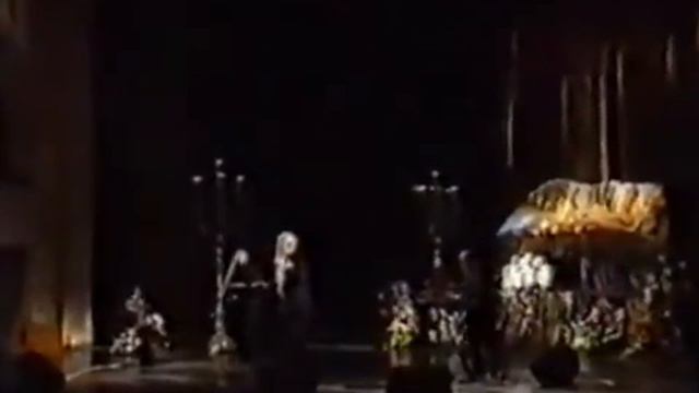 Где то там далеко - исп. Вахтанг Кикабидзе, муз.В.Кикабидзе, сл.А.Бердзенишвили смотреть онлайн