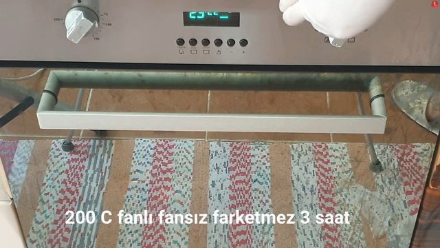 Eti ağır ağır pişiriyorum ve tel tel dökülen et yemeği kuzu tandır yapıyorum.Kavanoz kullanmıyorum смотреть онлайн