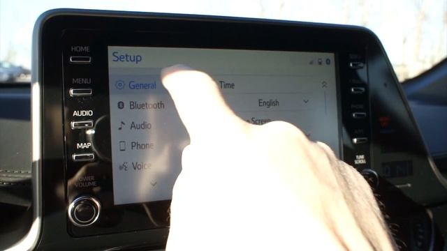 How do I turn on Apple Car Play 2019 Toyota C-HR? смотреть онлайн
