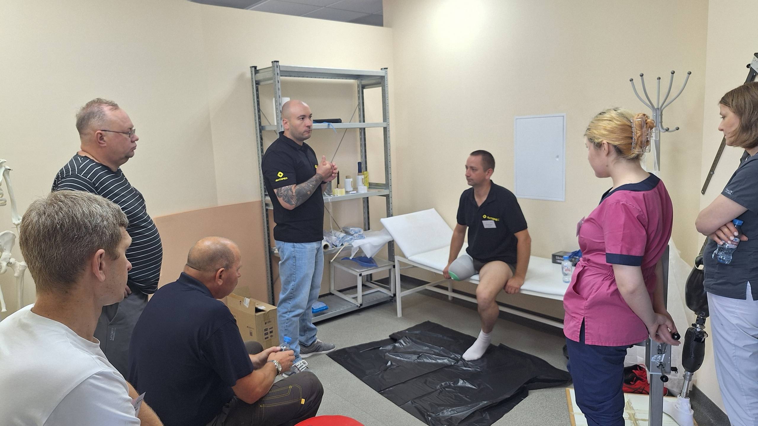 Видеообзор: «Изготовление гильзы бедра с силиконовым чехлом (двухточечная система крепления)». смотреть онлайн