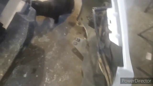 Как снять передний бампер решетку радиатора сонар и задний бампер на Тойота Ленд крузер смотреть онлайн