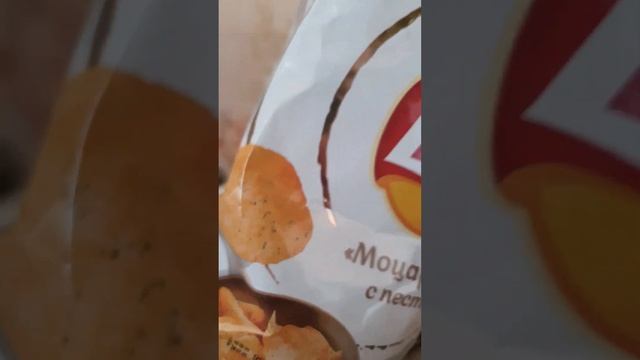 обзор Lay's МОЦАРЕЛА С ПЕСТО смотреть онлайн
