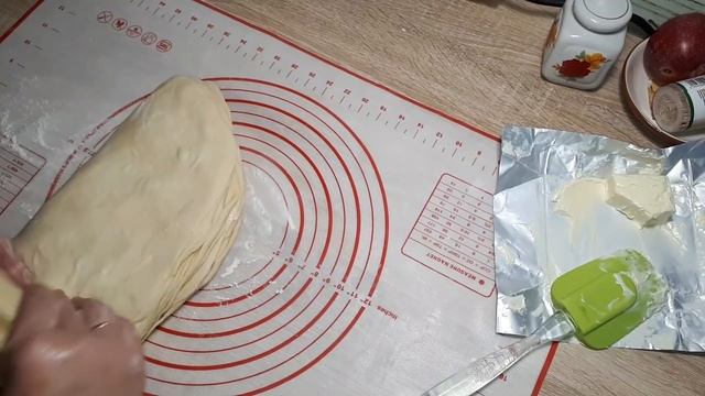 ВКУСНЫЕ* ДРОЖЖЕВЫЕ* КРУАССАНЫ смотреть онлайн