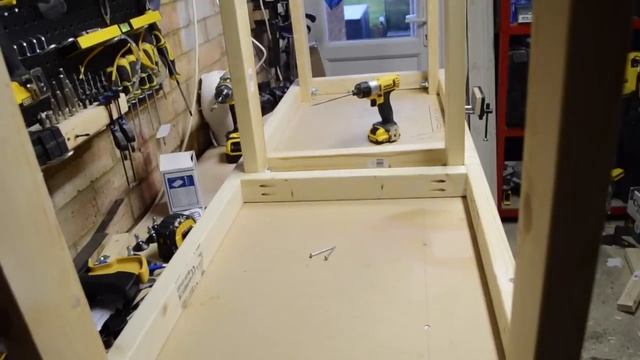 How to Build a Cheap and Strong Workbench with FREE plans смотреть онлайн