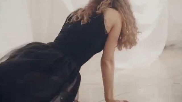 Перформанс уникальность женщины #свободныйтанец#уникальность#аннапанова#перформанс#artdancetherapy смотреть онлайн