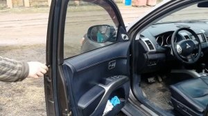Работа ограничителя двери от Honda Accord CL7 в Mitsubishi Outlander XL
