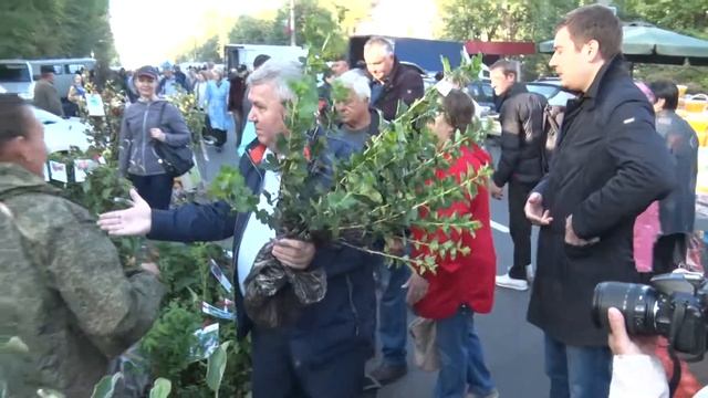 В Железнодорожном районе Ульяновска прошла сельскохозяйственная ярмарка смотреть онлайн