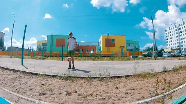 НАБИЛ МЯЧ 1000 РАЗ | JUGGLING THE BALL 1000 TIMES смотреть онлайн