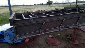 Прицеп из швеллера с тормозом наката
