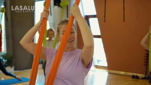 Студия йоги в гамаках в фитнес-клубе La Salute Люблино смотреть онлайн