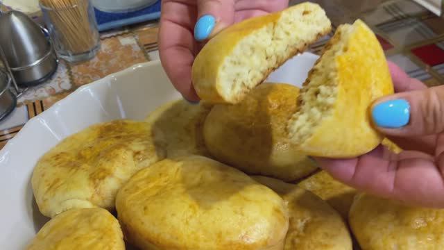 Молочные коржи к чаю, которые напомнят школьные годы смотреть онлайн