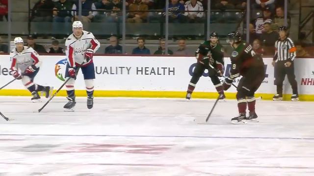 Logan Cooley chips in saucer pass from Clayton Keller смотреть онлайн