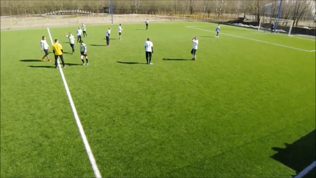 Русакович забивает с центра поля! смотреть онлайн