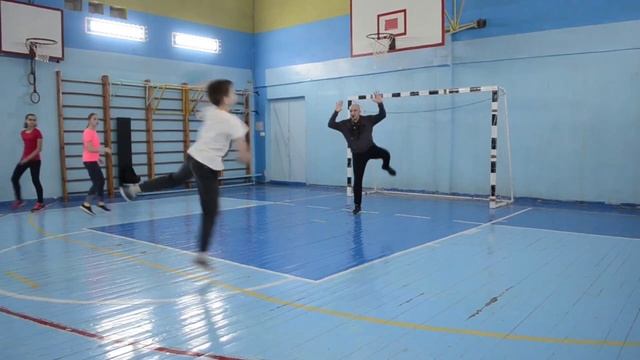 Гандбол (ведення, передачі, кидки м'яча) #гандбол #фізичнакультура смотреть онлайн