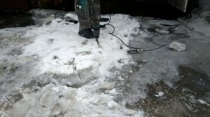 ЛАЙФХАК-КАК БЫСТРО УБРАТЬ ЛЁД У ГАРАЖА, ПЕРФОРАТОР, ЛЕДОРУБ, ОТБОЙНЫЙ МОЛОТОК, ЛЕДОКОЛ, MAKITA ЗУБР