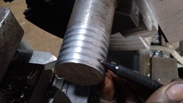 दो मुंह की चूड़ी काटना सीखे // how to double start thread in lathe machine &(mm) thread смотреть онлайн