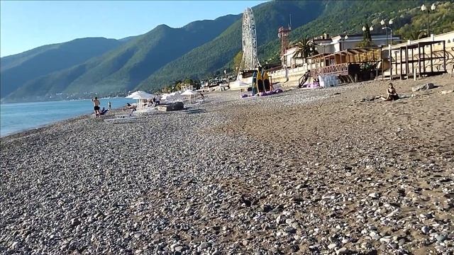 Абхазия. Гагра. Прогулка по пляжу с плохим концом. смотреть онлайн
