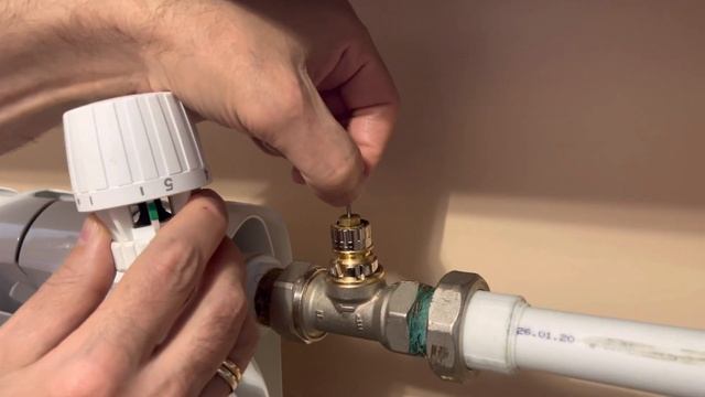 Как отрегулировать термодатчик на батарее что бы она стала горячей. 21 декабря 2021 г.