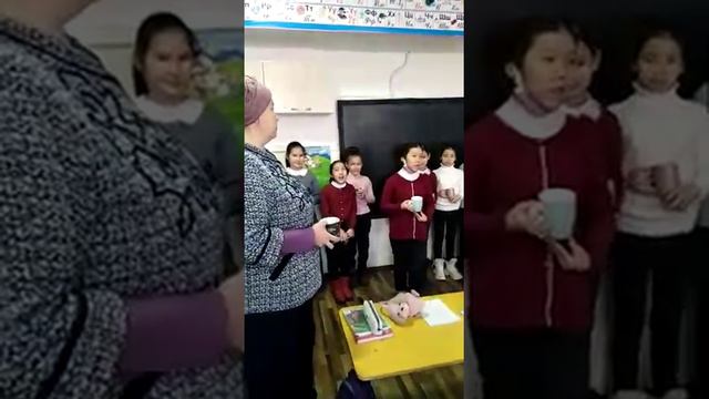 Айжамал. поздравление мальчиков с 23-февраля. 3-Г класс.(1) смотреть онлайн