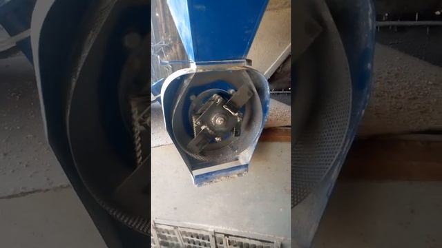 зернодробилка не дробит