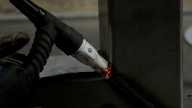 UniMig Razor Weld Pulse 200 MIG - Lets put it to work - смотреть онлайн