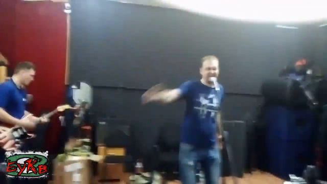 8 БУКВ - Кусочек больной девушки смотреть онлайн