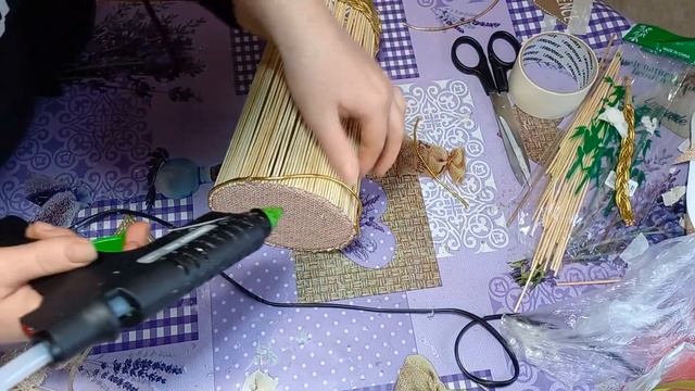 Оригинальная Ваза из литровой банки / Мастерим своими руками / Идея поделки из стеклянной банки .?? смотреть онлайн