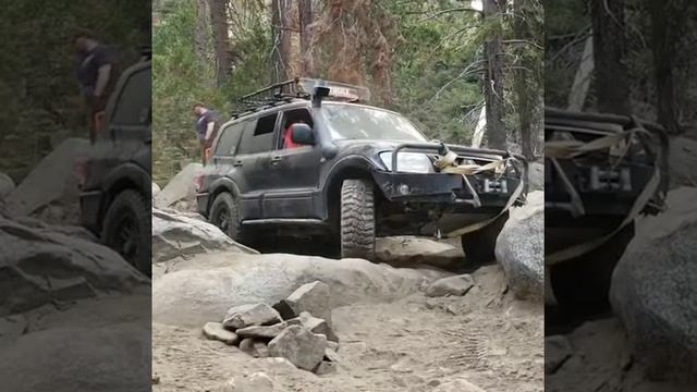 Mitsubishi Montero Pajero Gen 3 off road on the infamous Rubicon trail смотреть онлайн