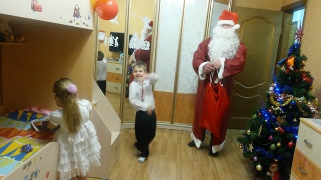 К нам пришел Дед мороз!!!!!!!!!!!!!! смотреть онлайн