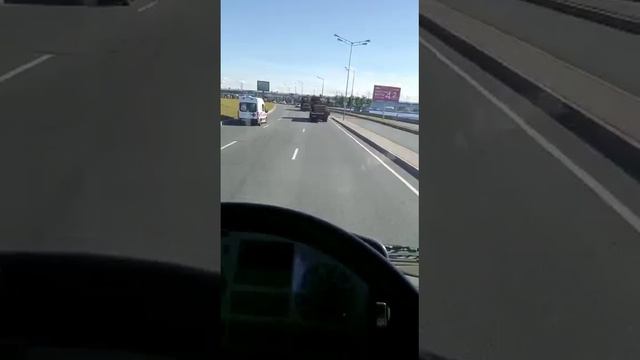Везем дорожные плиты по Питеру смотреть онлайн